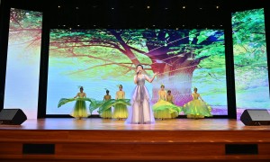 《上海之春》唱响春的舞台